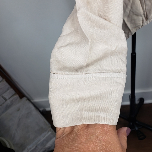 Serra Retreat by Joie Rucker Malibu Bluffs Buff Button Down Elastic Cuff Shirt S - Picture 10 of 16